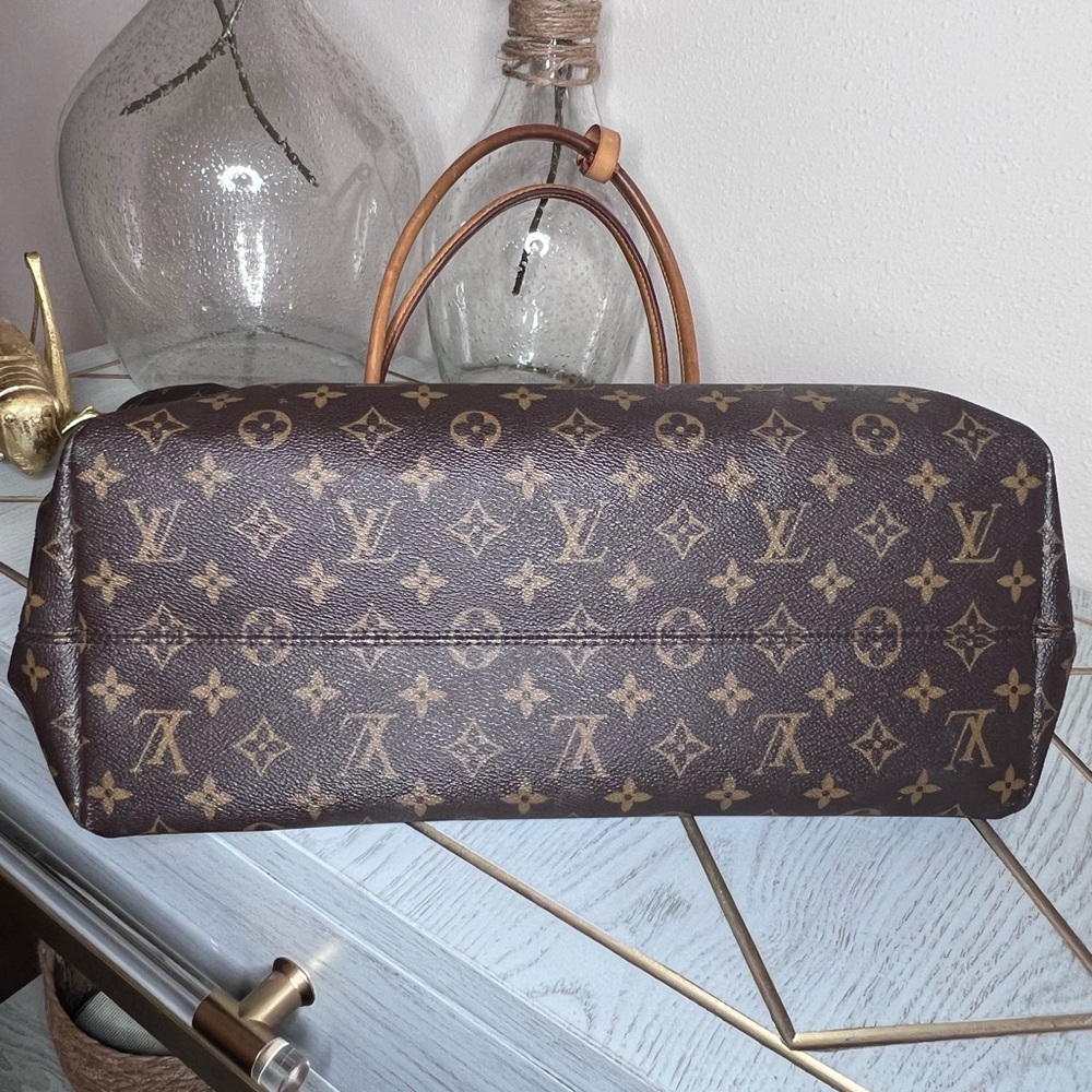 Louis Vuitton Raspail - Picture 7 of 10